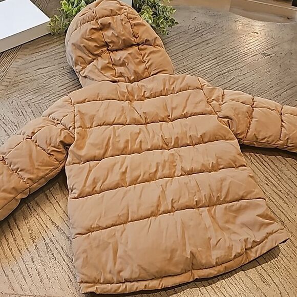 Boys tan hooded puffer jacket size 5/6 - Picture 10 of 13